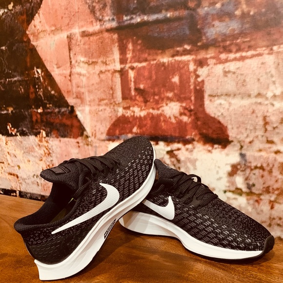 PREOWNED like new NIKE WOMEN’S AIR ZOOM PEGASUS 35 SNEAKERS excellent condition - Picture 3 of 10